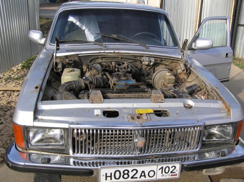 со снятым капотом